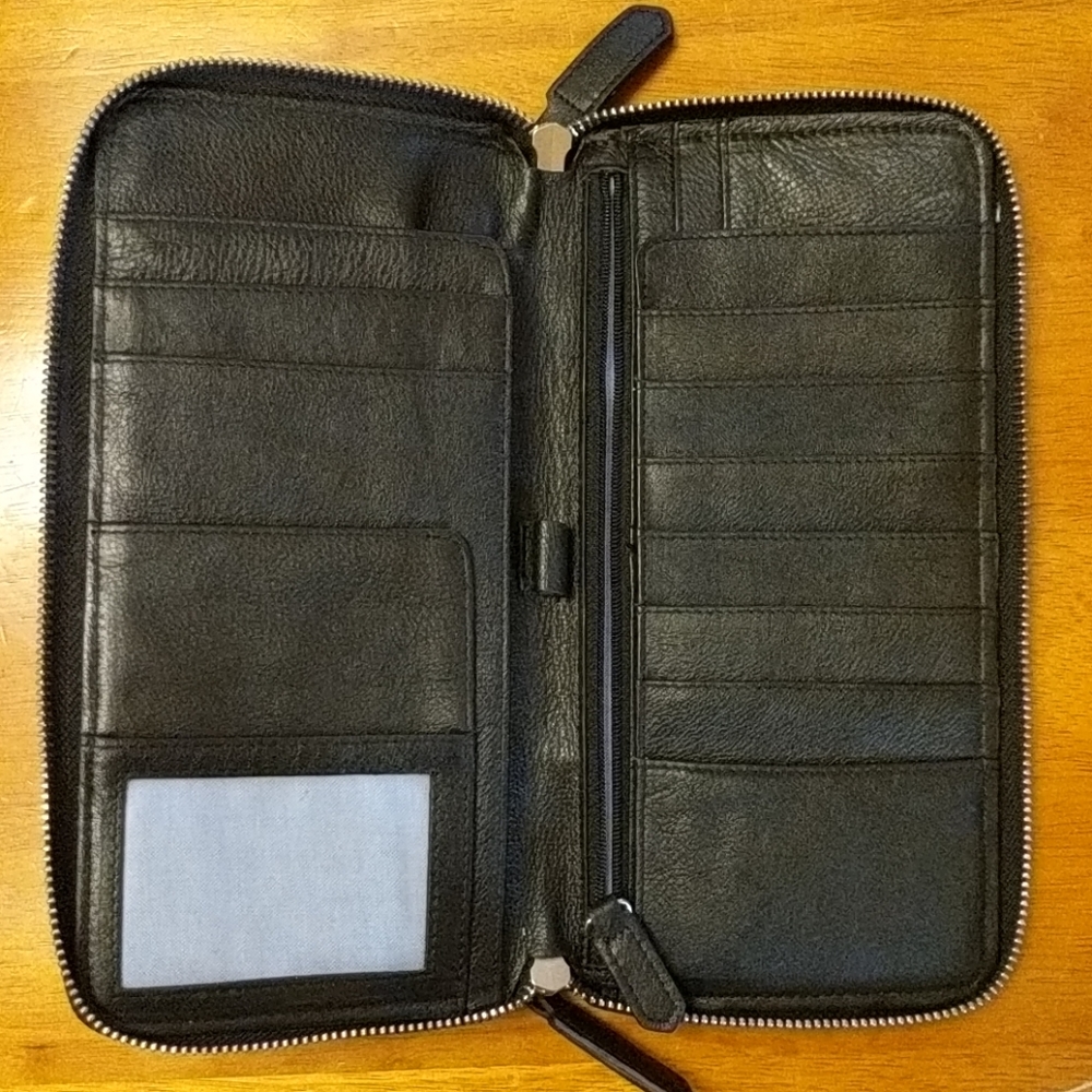 Gant Large Leather Travel Wallet